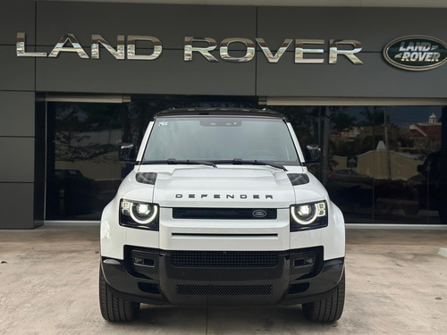 Land Rover Defender 110 Dynamic SE