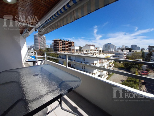 Venta - Punta Del Este, Parrillero En Balcón, Bajos Gastos