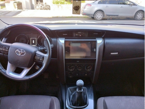 Imagen 12 de 19 de Toyota Sw4 2018 2.8 Sr 177cv 4x4