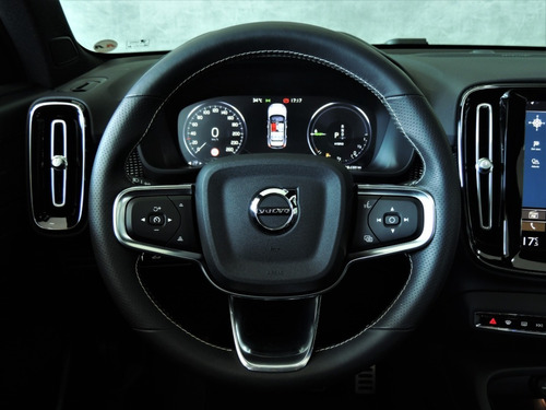 Imagem 9 de 13 de Volvo Xc40 R-design Recharge 2021