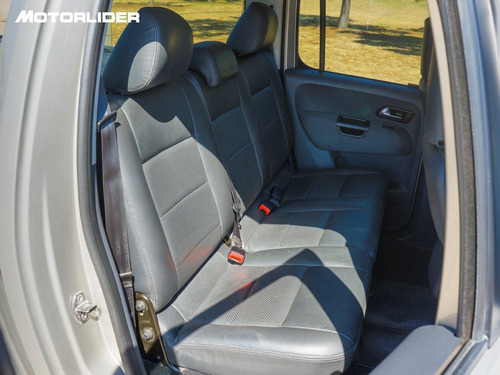 Imagen 13 de 25 de Volkswagen Amarok Highline At 4x4 Tdi| Permuta / Financia