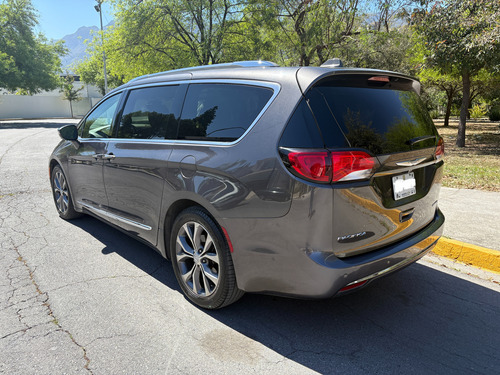 Chrysler Pacifica Limited Platinum