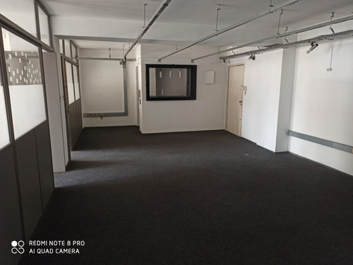 Oficina De 300m2, 8 Privados. 18 De Julio Y Martin C. Martínez