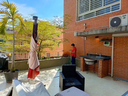 Town House En Venta Urb. El Peñón Baruta