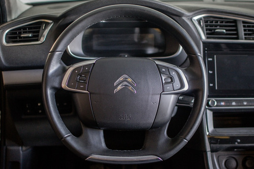Imagen 12 de 15 de Citroën C4 Lounge 2018 1.6 Hdi 115 Feel Pack Ac652 Nv