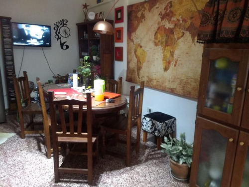 Imagen 4 de 17 de Departamento 3 Ambientes En Segundo Piso Por Escalera