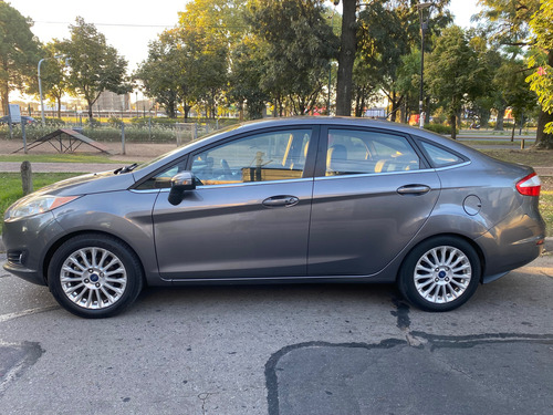 Ford Fiesta Kinetic 1.6 Sedan Titanium Powershift 120cv