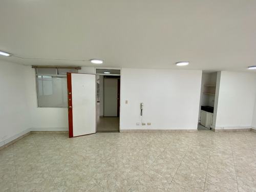Imagen 7 de 22 de Arriendo Oficina 39m2. Chicó, Carrera 15. Piso 2, Espacio Amplio Vista Lateral, Con 1 Cupo De Parqueadero