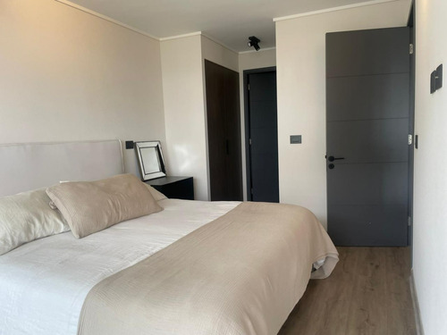 Se Vende Moderno Y Luminoso Departamento, Dos Años De Uso.