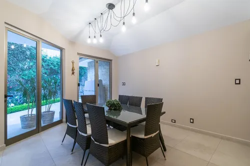 En Venta Casa En Rio Escondido Con Seguridad , A Pasos De Lomas Hipodromo