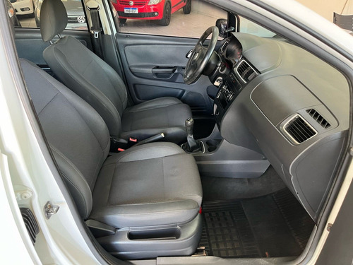 Volkswagen Fox 1.0 MI TREND 8V FLEX 4P MANUAL