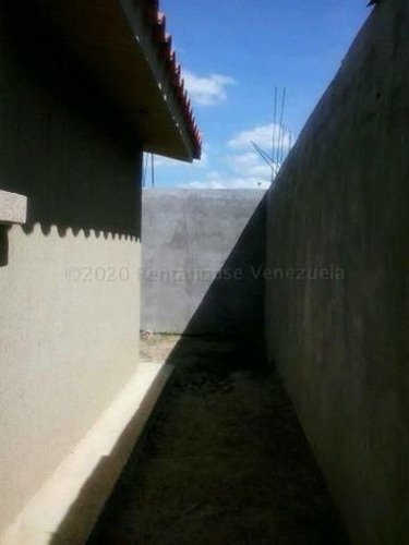 Imagen 6 de 11 de Casa En Venta Canaima Dos 23-4041