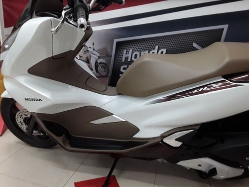 Honda Pcx 150 Deluxe - Alta Tecnologia E Facil De Pilotar