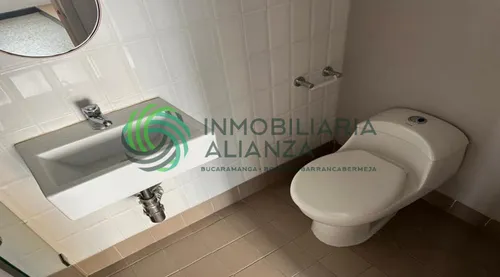 Apartamento En Venta En Cabecera Del Llano. Cod V61581