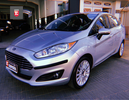 Imagen 1 de 13 de Ford Fiesta Kinetic Titanium 1.6 4p 2015 Full C/cuero, Techo