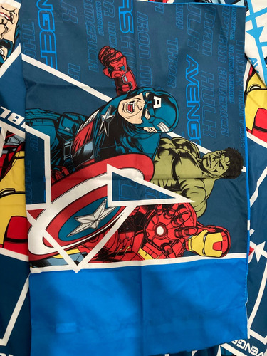 2 Juegos De Sábanas Infantiles 1 O 1.5 Plazas Avengers Azul Personajes (Usado)