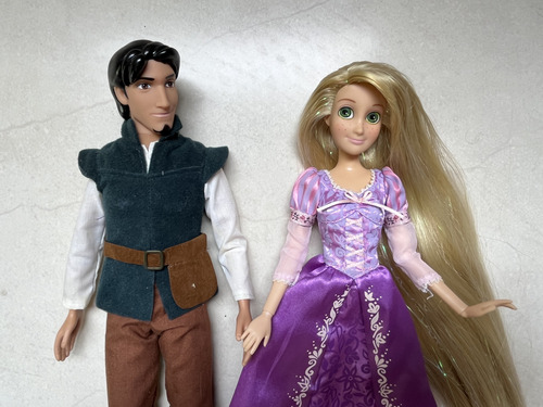Muñeca Rapunzel Flynn Rider Disney Store Barbie Enredados (Usado)