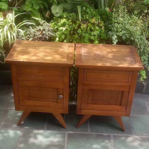 Par Mesas De Luz Americano Escandinavo Retro Vintage 70's Barniz Marrón (Usado)