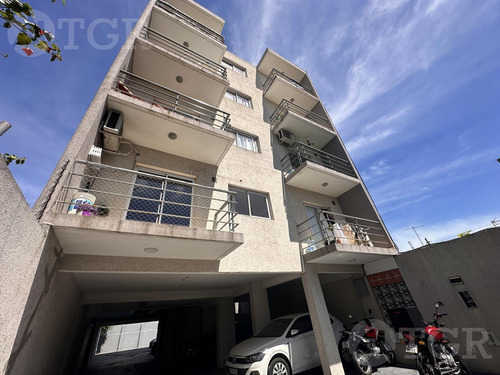 Venta Departamento Monoambiente Con Cochera Cubierta En Caseros