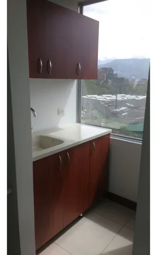 Venta Oficina En Block Empresarial Avenida El Poblado . Inversión