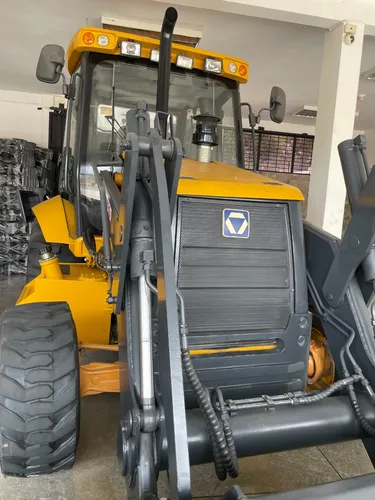 Retroexcavadora Xt870 Cmg