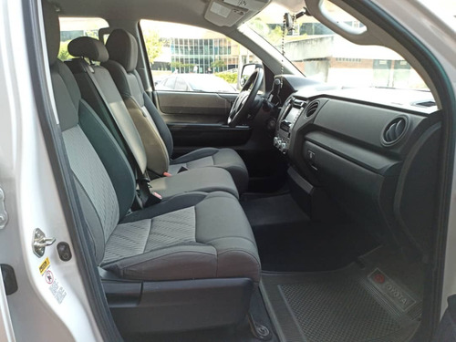 Imagen 10 de 14 de Toyota Tundra 4x2