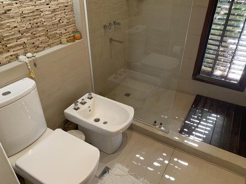 Imagen 21 de 30 de Excelente Chalet - Castelar Norte - Larralde Angosta - 5 Ambientes - 1450 M2 Lote - Venta - Permuta