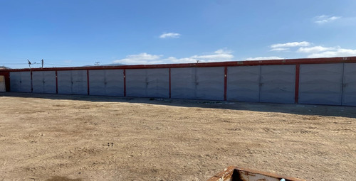 Bodegas Construidas En Hormigón Armado Con Puertas De Acero