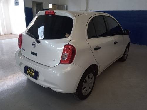 Nissan March 2015 1.0 12v S 5p