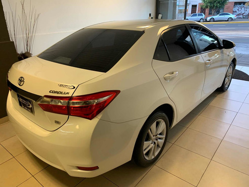 Imagen 5 de 19 de Toyota Corolla 2016 1.8 Xei Cvt Pack 140cv