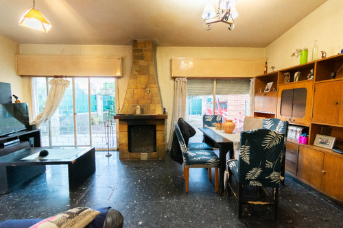 Venta Casa Atahualpa, 3 Dorm, 1 Baño, Cochera X 3, Jardín Y Patio C/parrillero