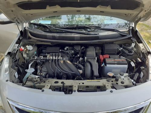 Nissan Versa Advance Mt