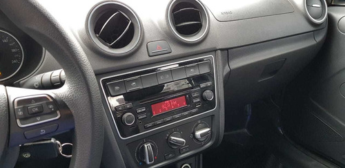 Imagem 8 de 14 de Volkswagen Voyage 1.6 Vht Seleção (flex)