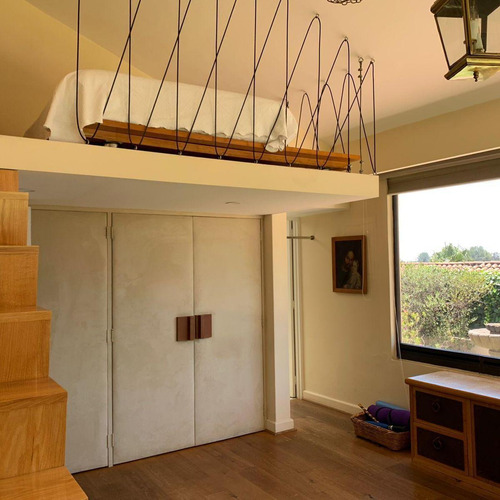 Casa En Las Lomas Con Grandes Espacios