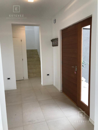 Oportunidad: Muy Linda Casa En Venta, Laguna Barrio Cerrado El Canton