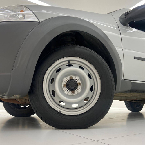 Imagem 4 de 10 de Fiat Strada 1.4 Mpi Hard Working Cs 8v Flex 2p Manual