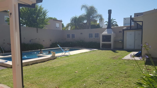 Inmejorable Chalet En Caisamar