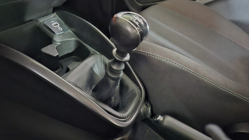 Fiat Cronos 1.8 Precision