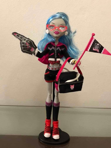 Boneca Monster High Ghoulia Yelps Cheerleader (Usado)