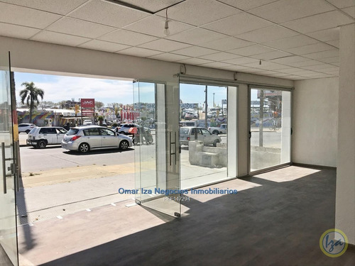 Iza. Alquiler Local Comercial Con Deposito Sobre Av Italia