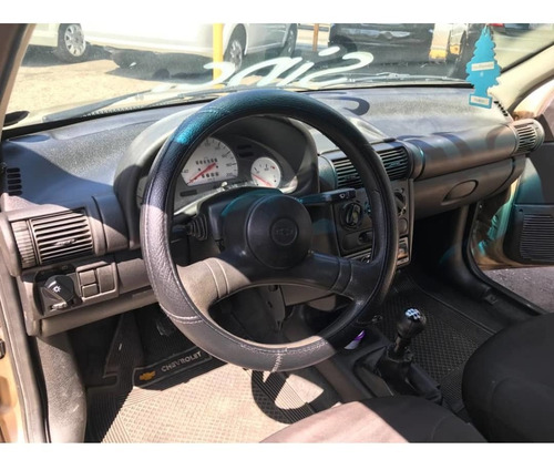 Imagen 5 de 8 de Chevrolet Corsa Sincronico