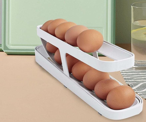 Bandeja con soporte para huevos que organiza cómodamente el desayuno