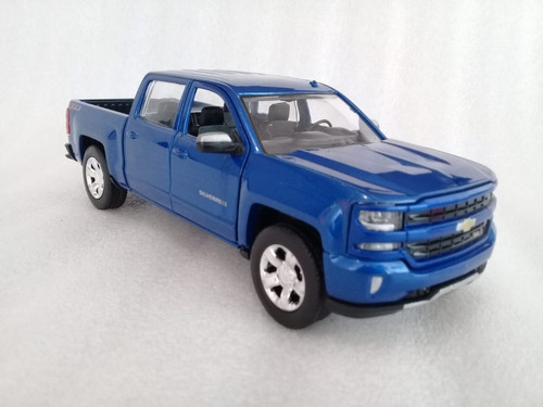 Chevrolet Silverado 1500lt// Mod. 2017./ Escala 1:24 //metal