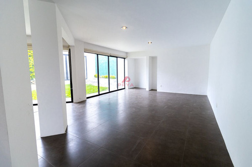 Casa En Venta En Bugambilias, Zapopan Jalisco.