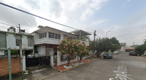Estrena Esta Propiedad Ubicada En La Colonia Las Palmas, Veracruz. Kr