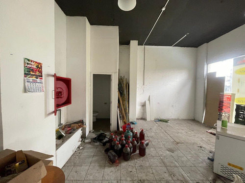 Arriendo Local Comercial De 67,82 M2, Metro Monte Tabor