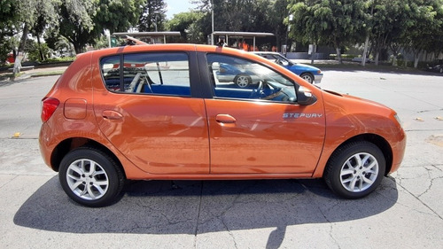 Imagen 7 de 11 de Renault Sandero 2017 1.6 Expression Mt