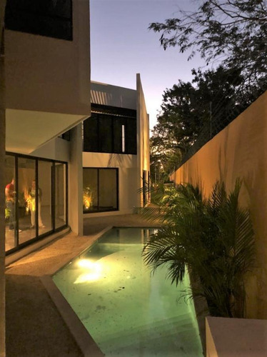 Imagen 11 de 17 de Casa En Venta, 4 Recamaras, Piscina En Lagos Del Sol, Cancún.