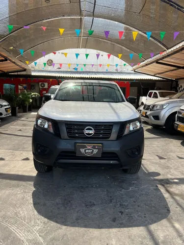 Nissan Frontier Sabanera gasolina 4x2