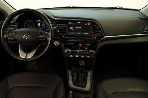Imagen 9 de 14 de Hyundai Elantra Limited Tech 4p L4 2.0l Vp Ba Qc Ac R17 2019